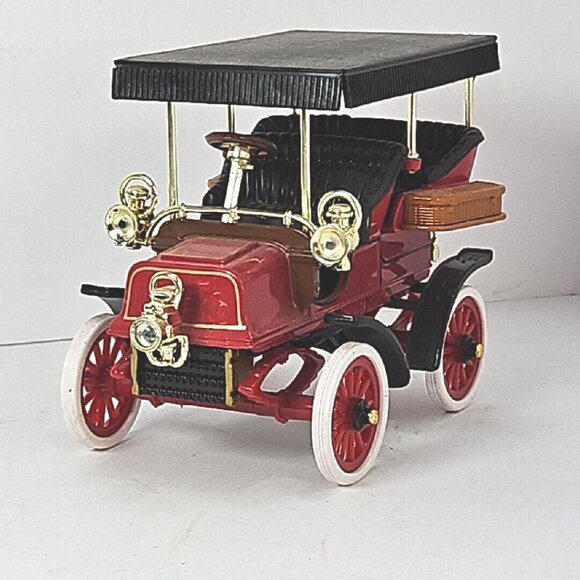 1904 Cadillac Model B   1:32 Scale Surrey Diecast All White Tires - Picture 9 of 11